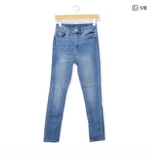BDG Twig High Rise Light Wash Skinny Jeans